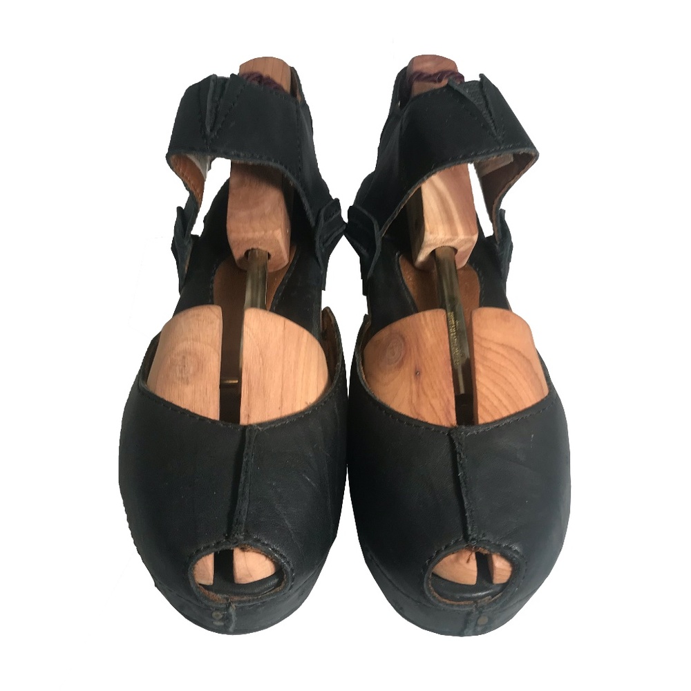 Sergio Tomani Black leather heel sandal size EU36